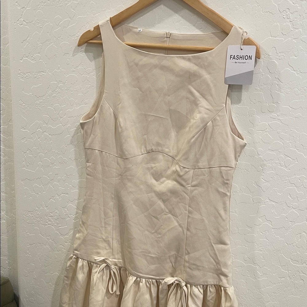 Chic Cream Sleeveless Mini Dress